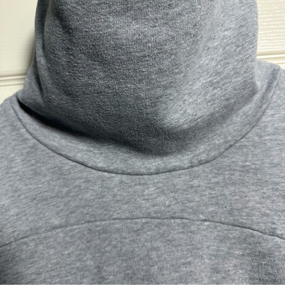 Women’s ALO Yoga Haze Funnel Neck Grey Sweatshirt, TAG REMOVED, best for Medium - Picture 5 of 7